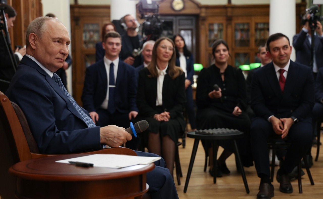 «Учитель незаменим»: Владимир Путин встретился с педагогами и студентами МПГУ накануне Дня знаний