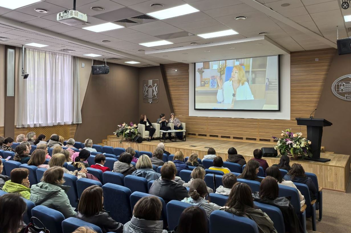 Татьяна Цветкова представила Клуб «Мастерская детства» на конференции по просвещению родителей в Новосибирске