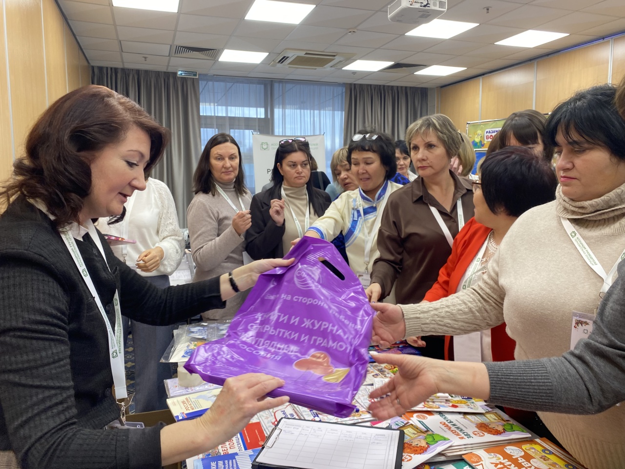 «ТЦ СФЕРА» принимает участие в большой педагогической конференции в Москве